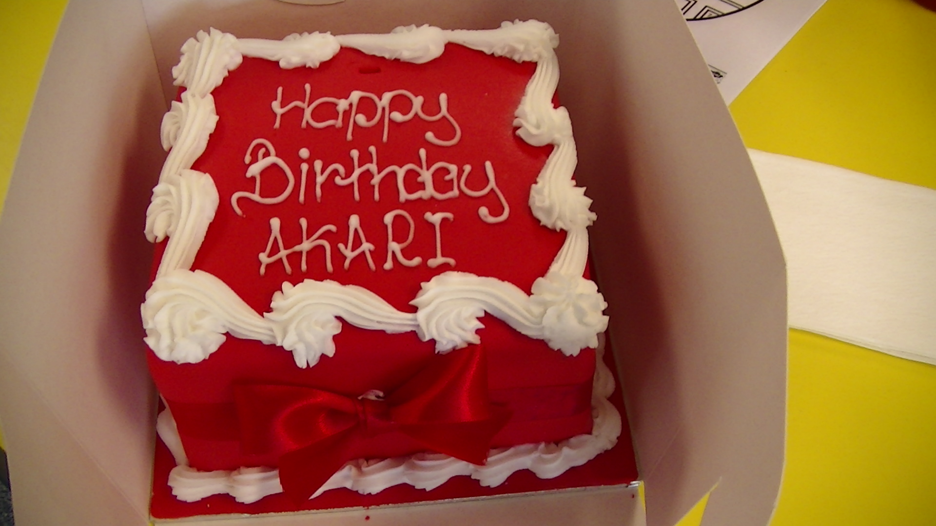 幼児英語KISのAkariがロンドンGHS留学で誕生日ケーキをもらった
